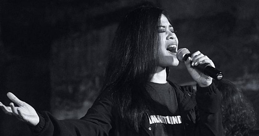 Kikan Sukses Buka Konser Guns N' Roses dengan Menyanyikan Lagu 'Indonesia Raya'