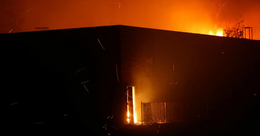 Kebakaran Besar Melanda California Utara, 27.000 Penduduk Mengungsi