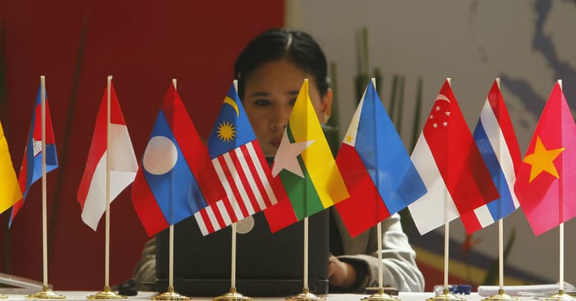 Benarkah Kemajemukan Negara ASEAN Dibuyarkan Politik, Indonesia?