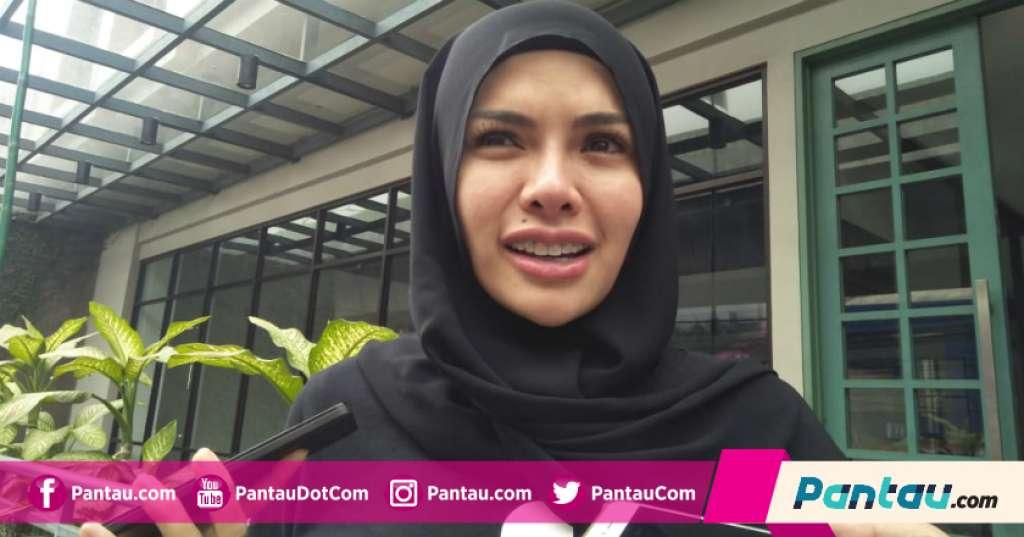 Umroh Dalam Kondisi Hamil, Nikita Mirzani Sempat Dirawat