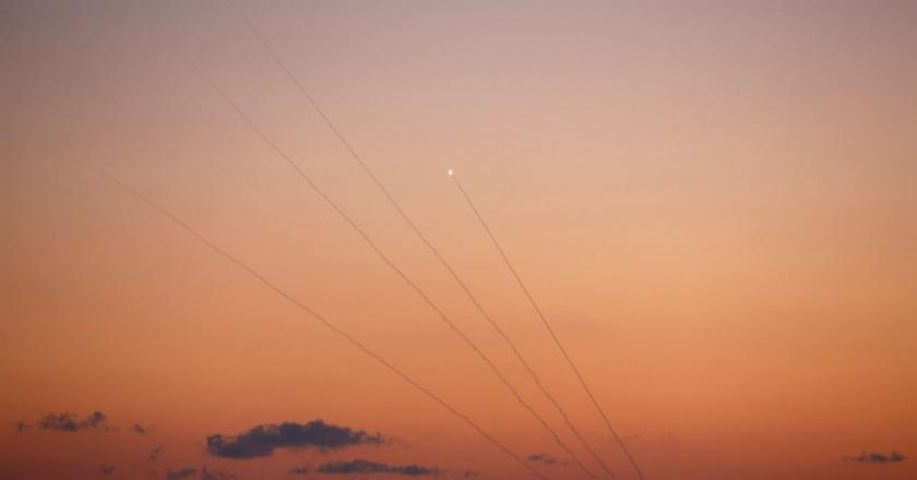 Begini Penampakan Serangan 300 Roket Palestina ke Wilayah Israel