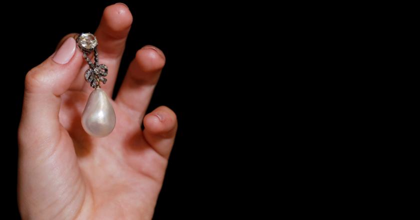 Perhiasaan Ratu Prancis Pecahkan Rekor Dunia dalam Sejarah Pelelangan