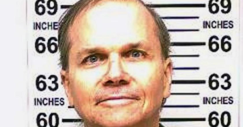 Untuk ke 10 Kalinya, Pembebasan Bersyarat Pembunuh John Lennon Ditolak