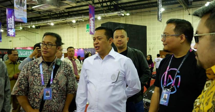 Intip Bamsoet Kepincut Modifikasi Mobil yang Satu Ini