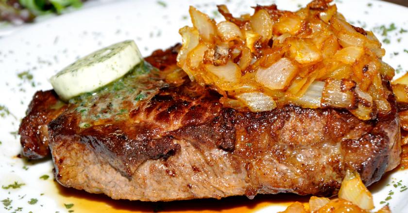 'Steak Spanyol' Perpaduan Daging Sapi Empuk dengan Citarasa Lezat, Mana Tahan...