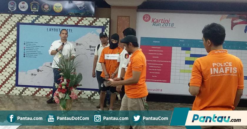 Usai Bunuh Satu Keluarga Bekasi, Haris Sempat Termenung di Sofa