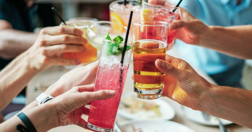 Banyak Barang Tiruan, Kamu Harus Kenali Ciri Peralatan Makan Berkualitas