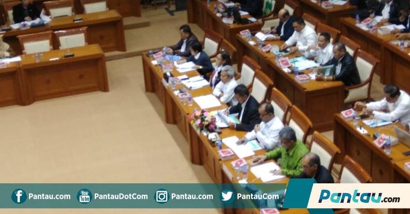 Menag Gelar Raker dengan Komisi VIII DPR Bahas Pelimpahan Porsi Jemaah Haji