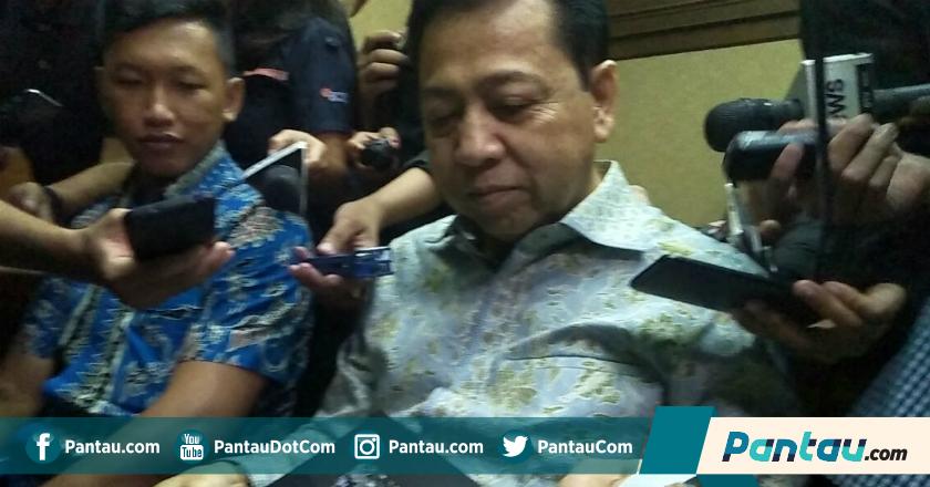 Dituding Pakai Infus Anak-anak, Setnov Malah 'Nyengir'