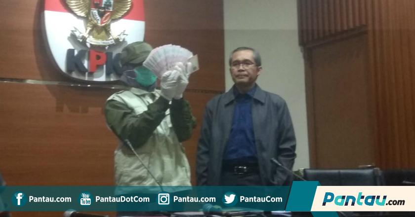 KPK Sebut Hakim PN Jaksel Terima Suap Rp150 juta dan SGD47 ribu