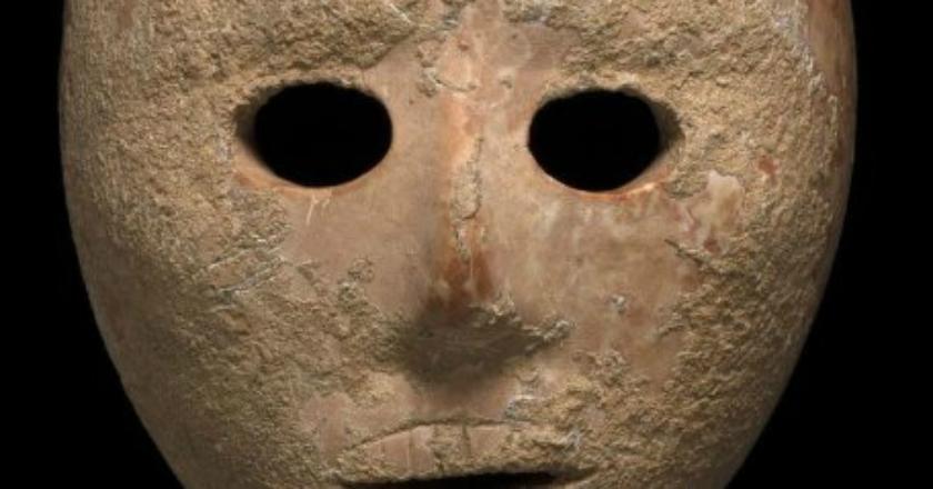 Arkeolog Israel Temukan Topeng Era Neolitik Berusia 9.000 Tahun