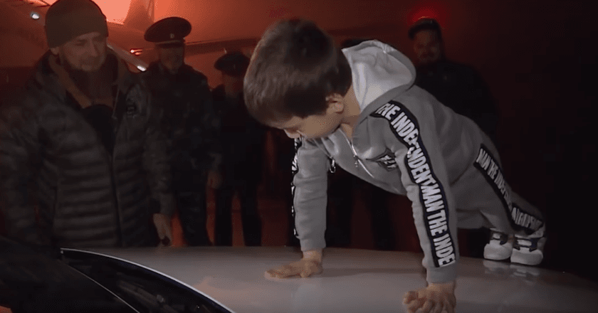 Pecahkan Rekor Dunia! Bocah Asal Rusia Lakukan 3.000 Kali Push Up