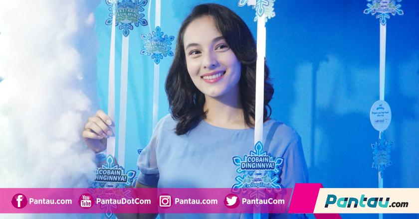 Biar Nggak Ribet Girls, Cobain Deh Trik Chelsea Islan Ini saat 'Datang Bulan'