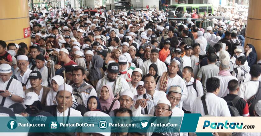 Padat Menuju Monas, Beberapa Peserta Reuni 212 Pilih Kembali Pulang Meski Belum Usai