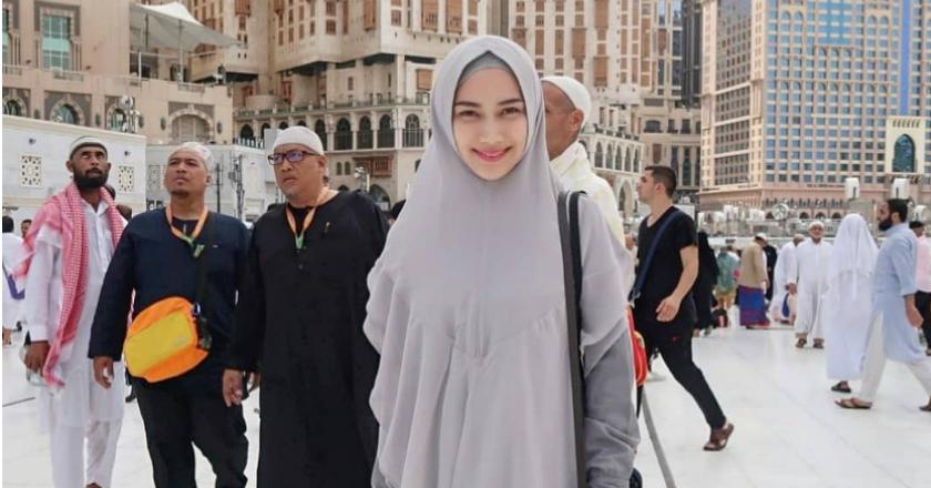 Penampilan Bercadar Melody Laksani Saat Umroh Didukung Netizen