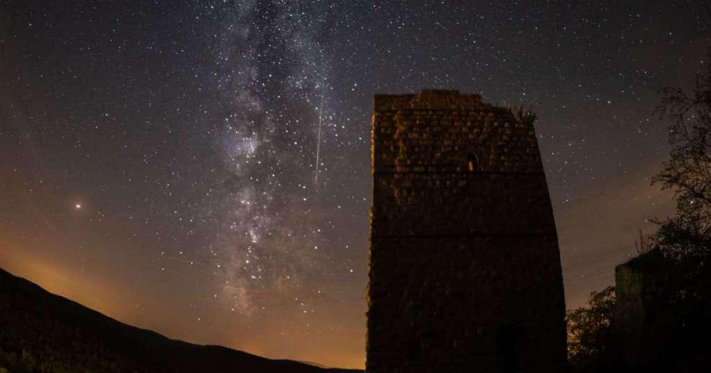 Pekan Ini, Langit Dunia Bakal Dipertontonkan ‘Sirkus’ Cahaya Meteor Geminids