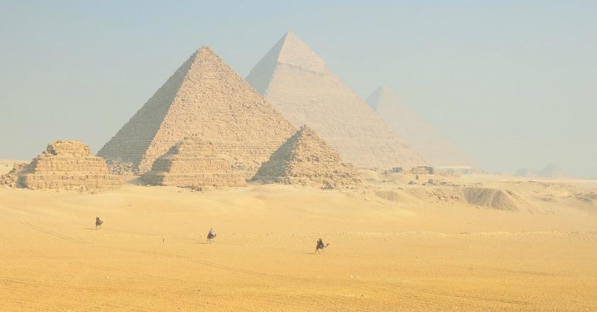 Asli Parah! Fotografer Ini Berhubungan Intim di Atas Piramida Giza Berlatar Keindahan Kairo