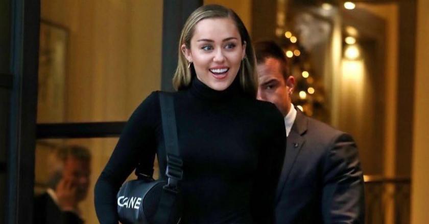 Promosi Lagu Baru, Miley Cyrus Sebar Foto Tanpa Bra