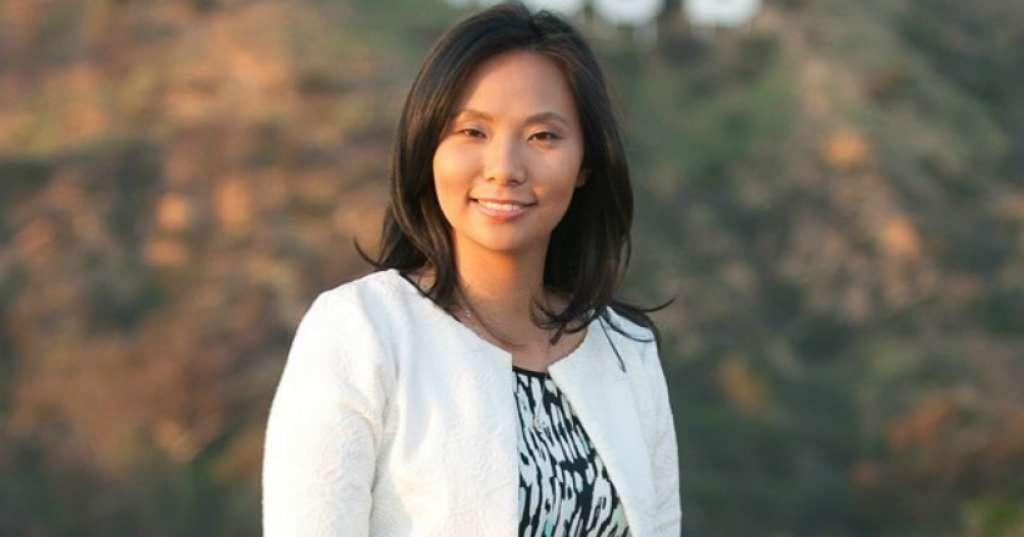 Livi Zheng Raih Penghargaan 'Culture Ambassador Award di The Unforgettable Gala'