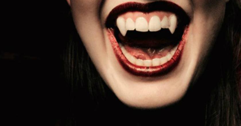 Akui Dirinya Vampir, Wanita Cantik Ini Lakukan Hal Mengerikan