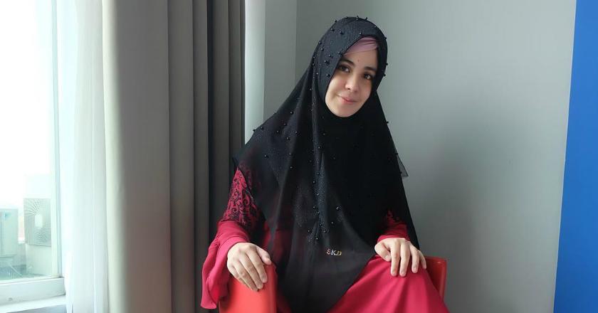 Risty Tagor Akhirnya Mengakui Telah Menikah Lagi dan Memiliki Anak Perempuan