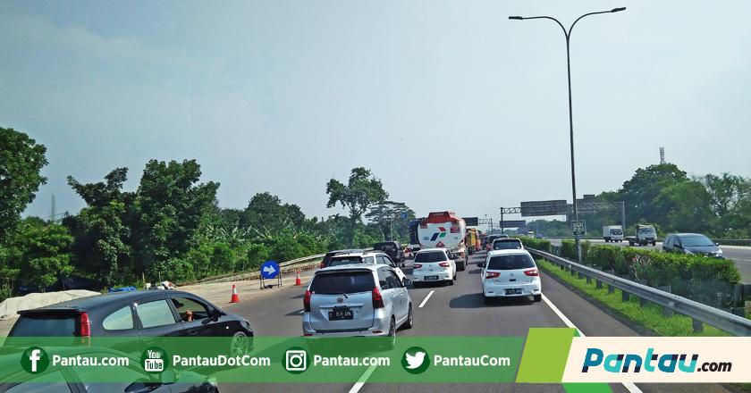 Lalu Lintas di Tol Jakarta-Cikampek Jelang Natal dan Tahun Baru 2019, Awas Salah Lajur!