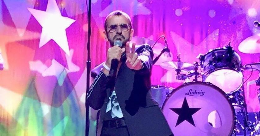 Muncul di Kerumunan Penonton, Ringo Starr Bikin Gempar Konser Paul McCartney