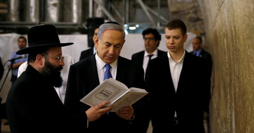 Kerdilkan Umat Muslim, Akun Putra Bungsu PM Netanyahu Diblokir Facebook