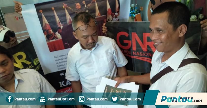 Gara-gara Salam Jempol Telunjuk, Anies Dilaporkan ke Bawaslu