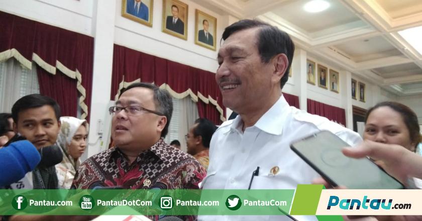 Luhut: Kita Tidak Boleh Bunuh Industri Plastik, karena Kita Butuh