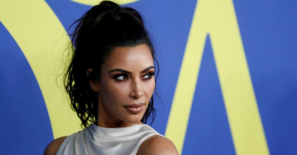 Khawatir Soal Keselamatan, Kim Kardashian Berniat Cerai dari Kanye West?