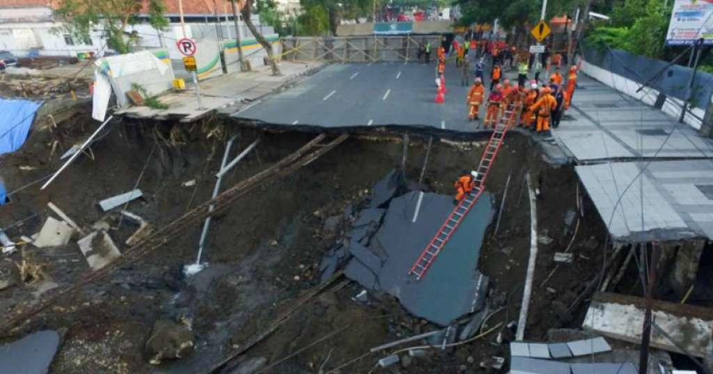Polisi Siapkan Konstruksi Hukum Selidiki Amblesnya Jalan Gubeng Surabaya