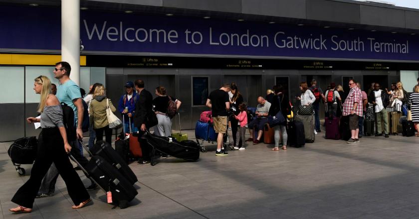 Horor! Dua Drone Bisa 'Mejeng' di Landasan, Bandara Gatwick Inggris Langsung Ditutup