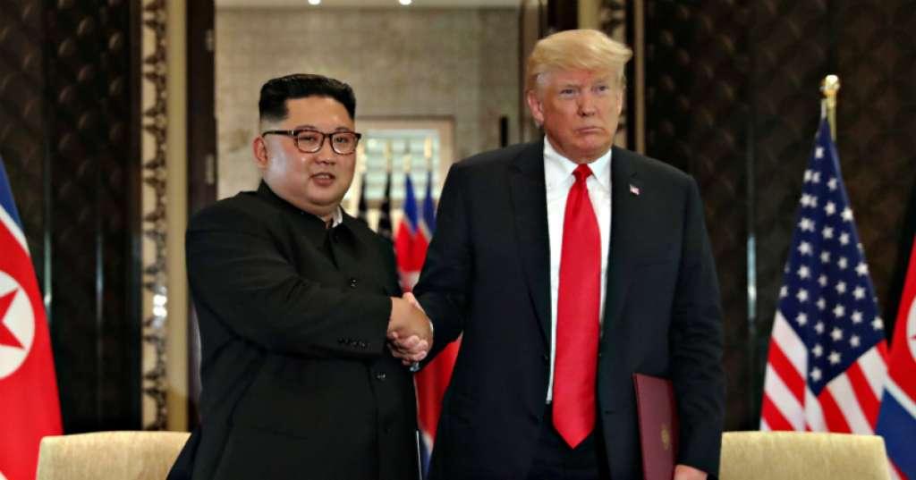 'Show Must Go On'... Kim Jong Un Tembak Mati Donald Trump