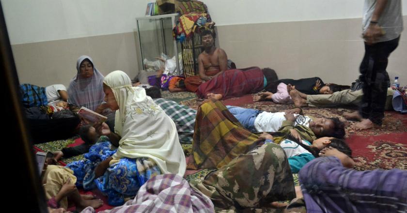 Belasan Mahasiswa Undip dan Puluhan Warga Terjebak di Pulau Legundi Usai Tsunami