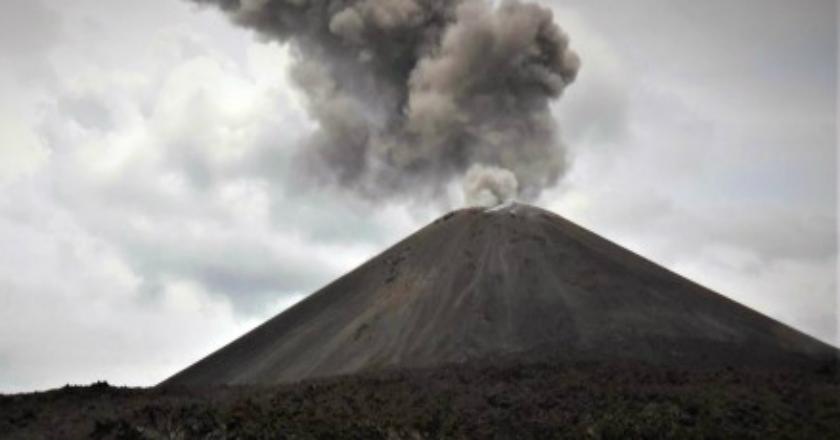 BMKG: Longsoran Gunung Anak Krakatau Penyebab Tsunami Selat Sunda