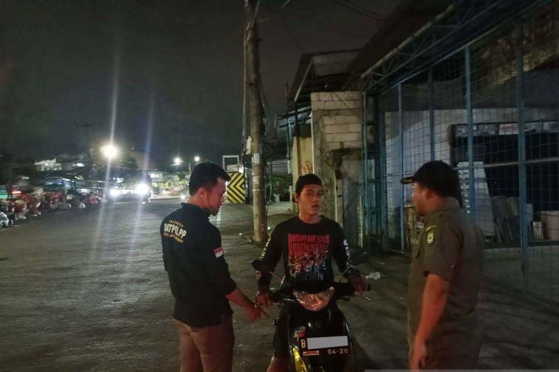 Nahloh, 23 KTP Warga Ciledug Ditahan gegara Kepergok Buang Sampah Sembarangan