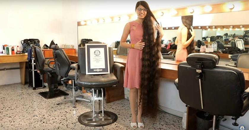 Punya Rambut hingga Kaki, Gadis Ini Pecahkan Rekor Dunia