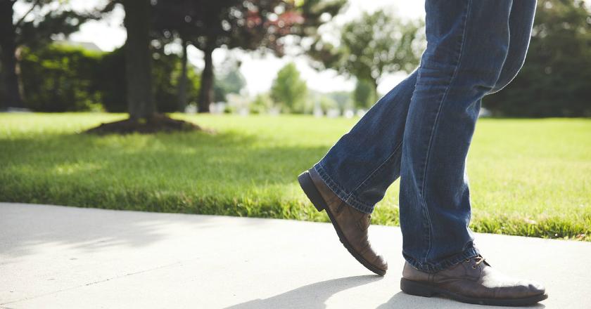 Survei: Pria Berkaki Panjang Miliki Daya Tarik Lebih di Mata Wanita