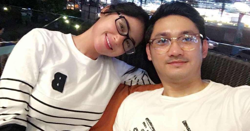 Upst... Dewi Perssik Beberkan Gaya Streaptease di Ranjang Bersama Suami