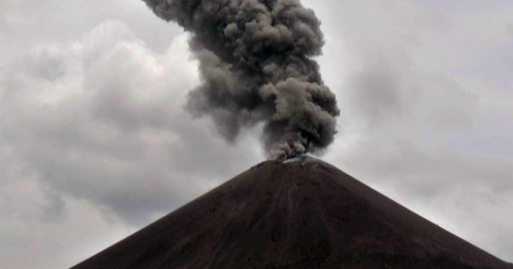Badan Geologi ESDM: Tinggi Gunung Anak Krakatau Kini Hanya 110 Meter dari Permukaan Laut