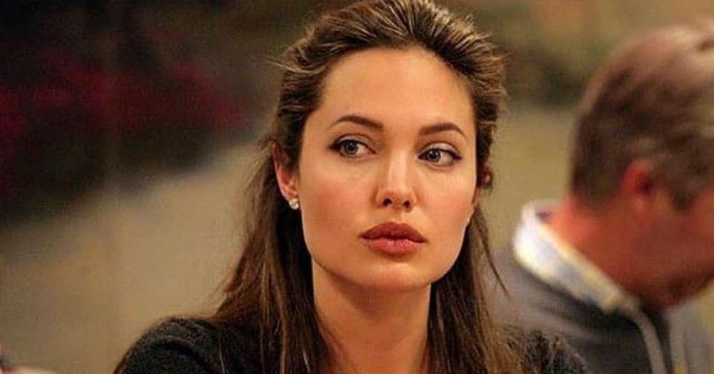 'Parenting' Ala Angelina Jolie, Tak Ingin Anaknya Bersikap Terlalu Sopan