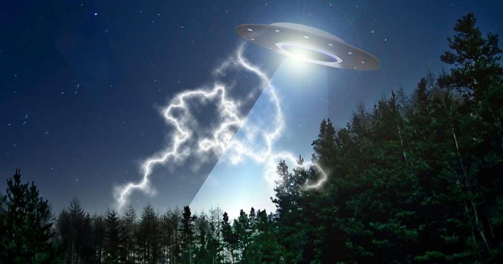 Lengkungan Sempurna UFO Tertangkap Kamera dari Dalam Pesawat, Begini Penampakannya