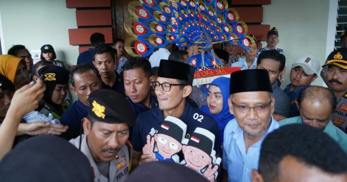 Sandiaga Jenguk Kades yang Dibui karena Mendukungnya
