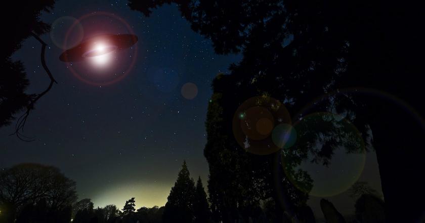 Ada Cahaya Bola Merah Muncul di Langit Carolina, Begini Penampakannya