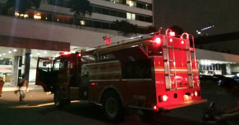 Gedung DPR MPR Kebakaran, 4 Unit Damkar Dikerahkan