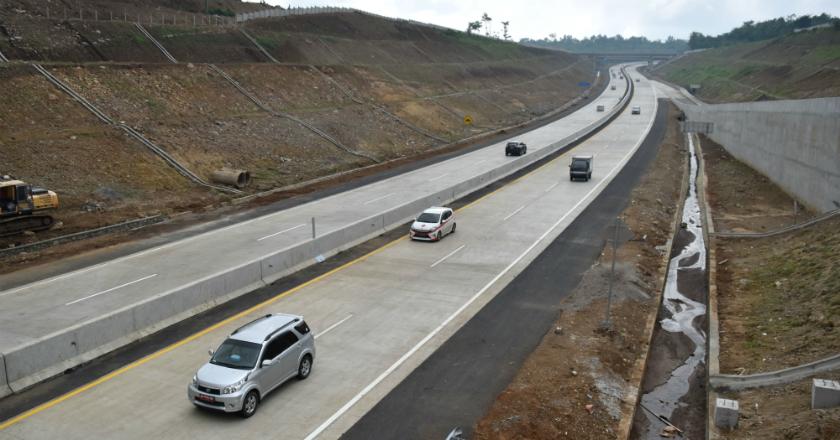 Pengguna Tol Trans Jawa Berterima Kasih kepada Presiden Jokowi