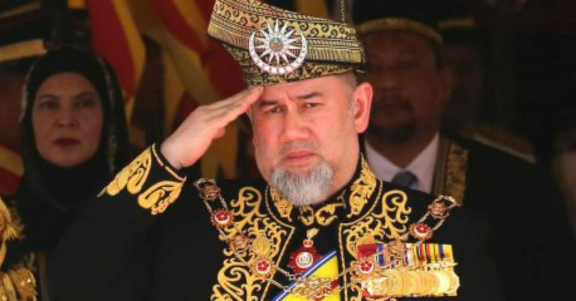 Raja Kelantan Sultan Muhammad V Mundur, Eks Miss Moscow Ngikut