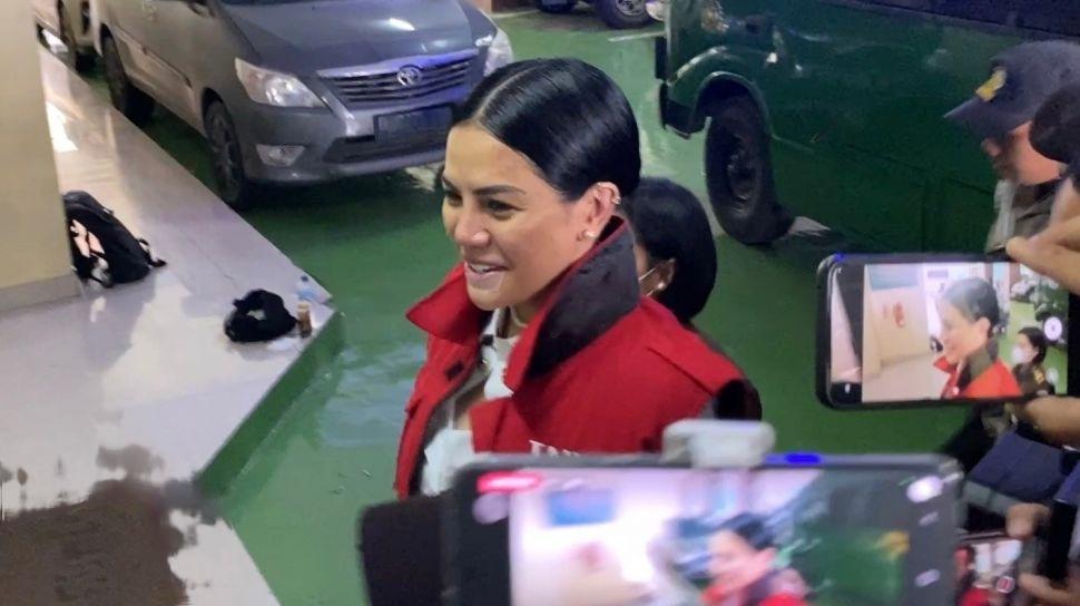 Heran Laporannya Tak Diproses Polres Jaksel, Nyai Nikita Mirzani Pertanyakan soal Keadilan