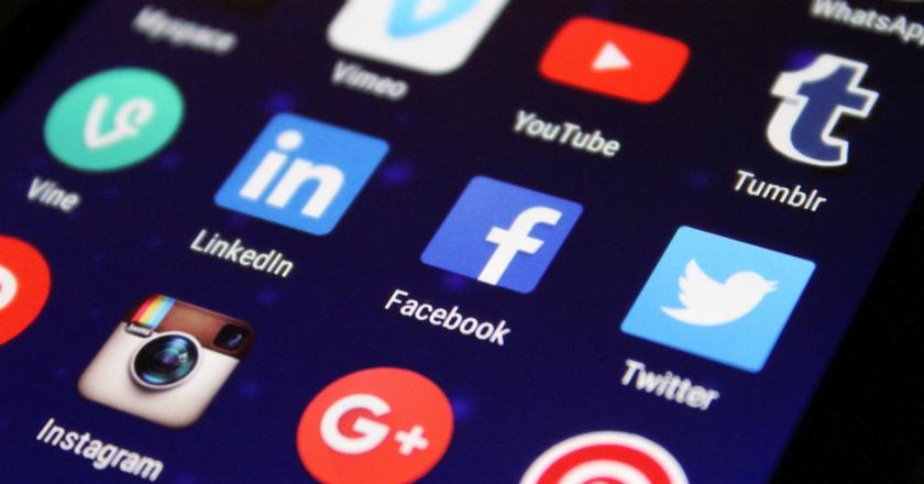 Media Sosial Bisa Jadi Bumeran Bagi Pengasuh Anak Dalam Menjalankan Tugasnya